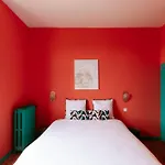 Au Petit 3*