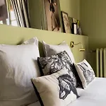 Au Petit 3*