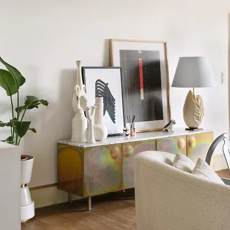 Au Petit בית הארחה