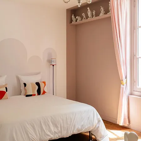 بيت ضيافة Au Petit ثوارس